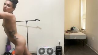 The In nature's garb Ballerina feels constrained of this episode.