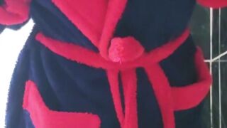 ???? Leave a comment if u wanna wash my back, and tell me what u would like to do to me