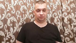 curva pe bani Romania cat costă virginitatea unei femei în Romania