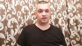 curva pe bani Romania cat costă virginitatea unei femei în Romania