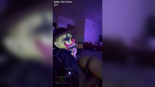 Super Hawt Baddie Gets Drilled Hard By Clown In Front Of Christmas Tree