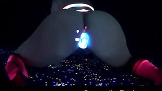 Samantha Saint gets off in this super sexy ebony light solo