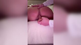 Pretty butt wife cums from playing with chubby vagina!