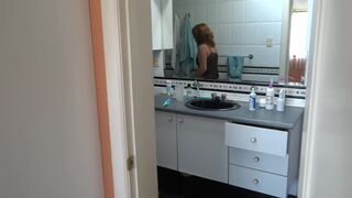 I love showing off during the time that they wank and cum in front of me