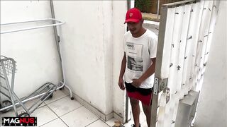 Dona housewife giving fellatio to stranger