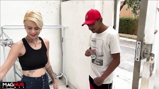 Dona housewife giving fellatio to stranger