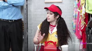 Four Guards Dominate a Shoplifting Employee