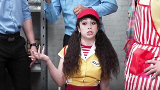 Four Guards Dominate a Shoplifting Employee