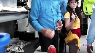 Four Guards Dominate a Shoplifting Employee