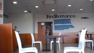 Pornsonick exhibicionista enseña tetitas cuito en aparcamiento