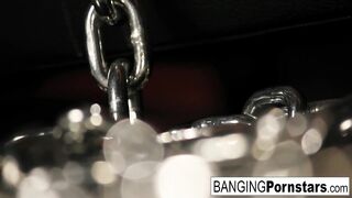 Pornstar Romi gets a wonderful screwing after her photo shoot