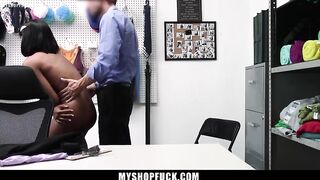 Ebony Teen Bangs a Loss Prevention Officer to Stay out Of Trouble - Myshopfuck
