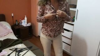 I get home slutty and I begin showing off and playing in front of the maid's spouse, I get to fuc