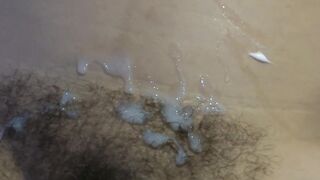 I love receiving large cumshots and being bathed in milk, smelling goo makes me hawt