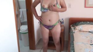 Lalin girl aroused on the beach with the hotel owner, this babe masturbates, cum on her hirsute twat