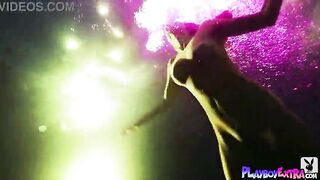 Smokin' hawt large titted brunette hair playgirl posing bare in the pool