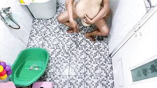 Peeping at the neighbour screwing in the washroom