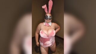 Hawt bunny try on and posing for the camera