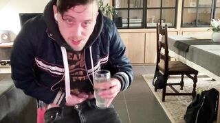 Drinking my own urinate