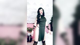 I masturbate quietly in my room in tights and an erotic suit, rubbing my cunt on the pillow