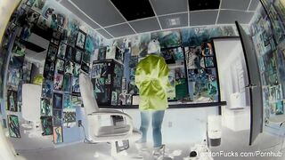 Traveling and showering with super sexy London Keyes