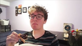 ASMR BLUEBERRY JAM TOAST WITH WHOLESOME ENDING.