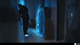 Female Security Gal Tricked Into Giving Tugjob - Italian Playgirl Layla Scarlett Time Stop Freeze Porn