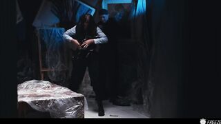 Female Security Gal Tricked Into Giving Tugjob - Italian Playgirl Layla Scarlett Time Stop Freeze Porn