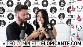 CHINA KNUTTSEN SE TRAGA LA CREMA EN EL CUARTO PICANTE