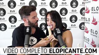 CHINA KNUTTSEN SE TRAGA LA CREMA EN EL CUARTO PICANTE
