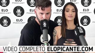 LILACK MUESTRA LA TANGA EN EL CUARTO PICANTE CON ELO PODCAST