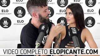 LILACK MUESTRA LA TANGA EN EL CUARTO PICANTE CON ELO PODCAST