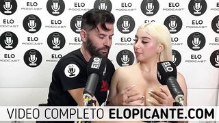 LORE SOFIA MUESTRA SUS TETAS GRANDES NATURALES CON ELO PODCAST