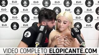 LORE SOFIA MUESTRA SUS TETAS GRANDES NATURALES CON ELO PODCAST