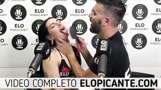 ELO PODCAST LE PEGA CON LA PALETA A ALMENDRA