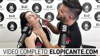 ELO PODCAST LE PEGA CON LA PALETA A ALMENDRA