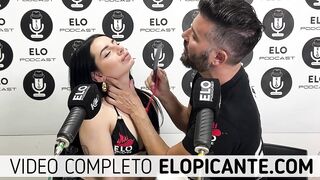 ELO PODCAST LE PEGA CON LA PALETA A ALMENDRA