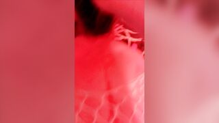 Jsme a nádherná kočička v trojce.