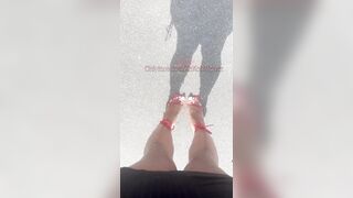 Hawt feet and white toes in heels in public come worship me bitch