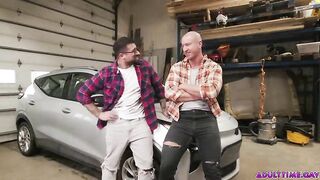 2 lads Ryan Bones and Livecam Crawford masturbate previous to going on a camping travel, with studs solely! But the excited fuckers take it one step further and try homo sex!