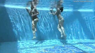 Jessica and Lindsay naked swimming in the pool