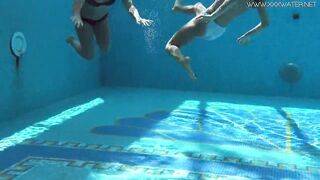 Jessica and Lindsay naked swimming in the pool