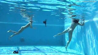 Jessica and Lindsay naked swimming in the pool