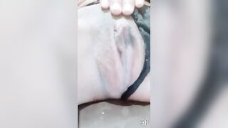 girl masturbating her pussy , dokhtar irooni bazi ba kosesh