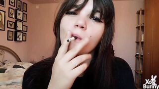 Brunette hair with natural large lips smokin' out of lip makeup