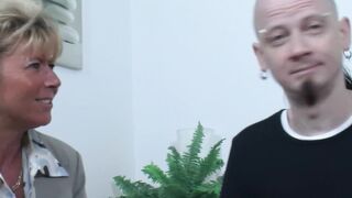 The sex agent makes peaces between couples and gets paid in kind Vol. 4