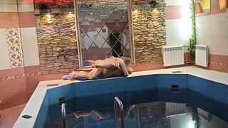 Трахаю блондинку в сауне