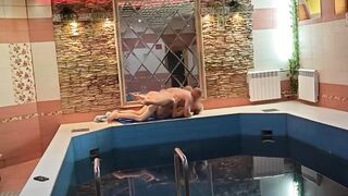 Трахаю блондинку в сауне