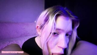 A very sexually excited teen wishes to suck u off