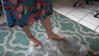 Let's make some tunes DJ angel who has a foot fetish